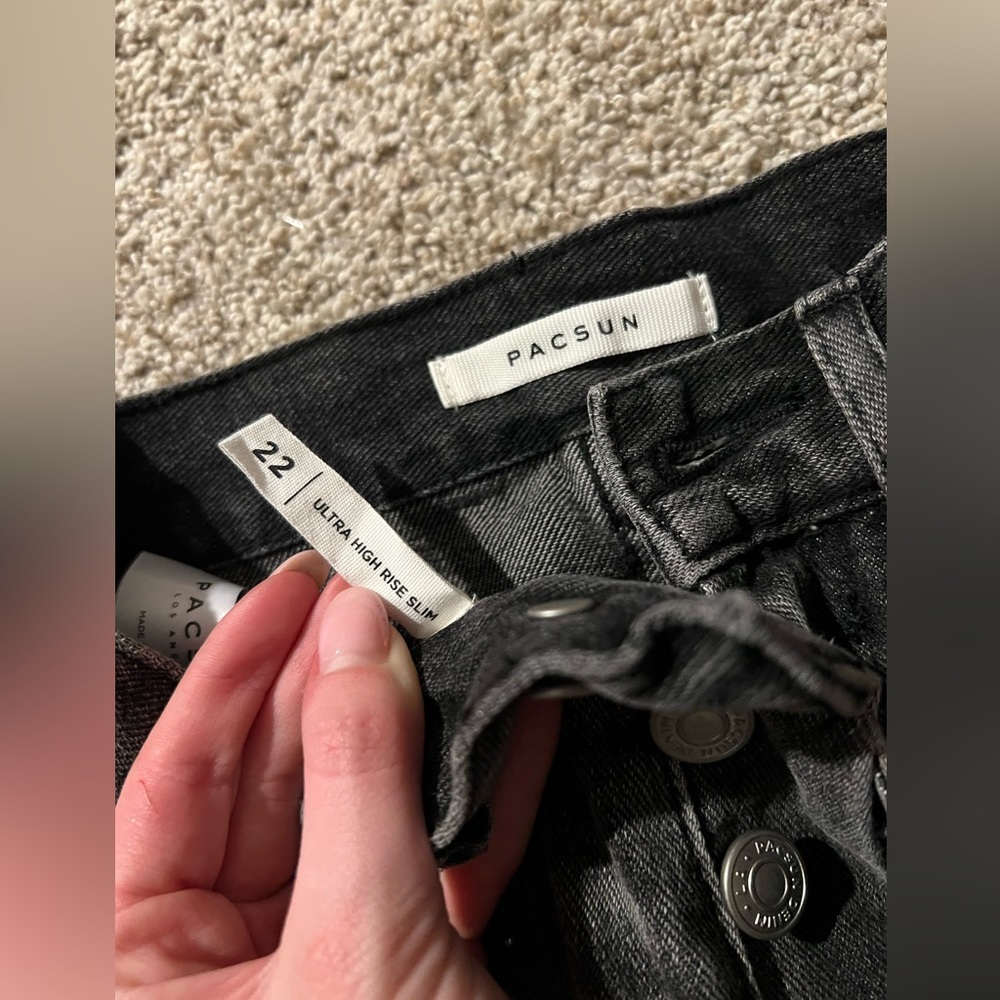 BLACK PACSUN MOM JEANS SIZE 22 - Picture 2 of 2
